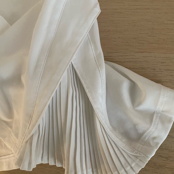 - Lululemon Play Off the Pleats Skirt - Picture 8 of 16